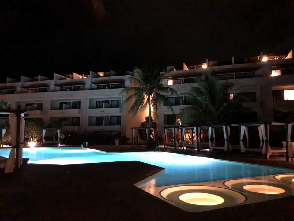 Pool Akumal Bay Beach & Wellness Resort