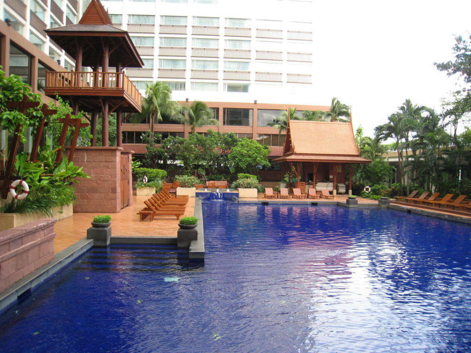 Pool Ramada Plaza by Wyndham Bangkok Menam Riverside
