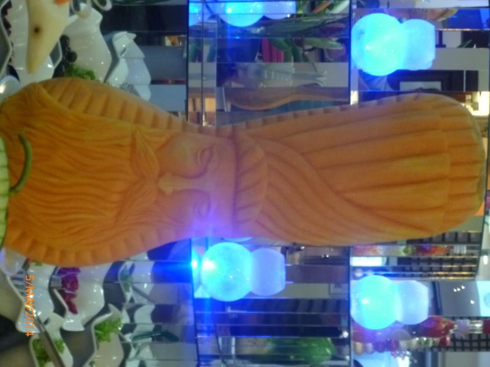 Kürbiskunst TUI BLUE Palm Garden