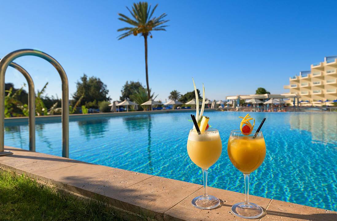 Pool Atrium Platinum Luxury Resort Hotel & Spa