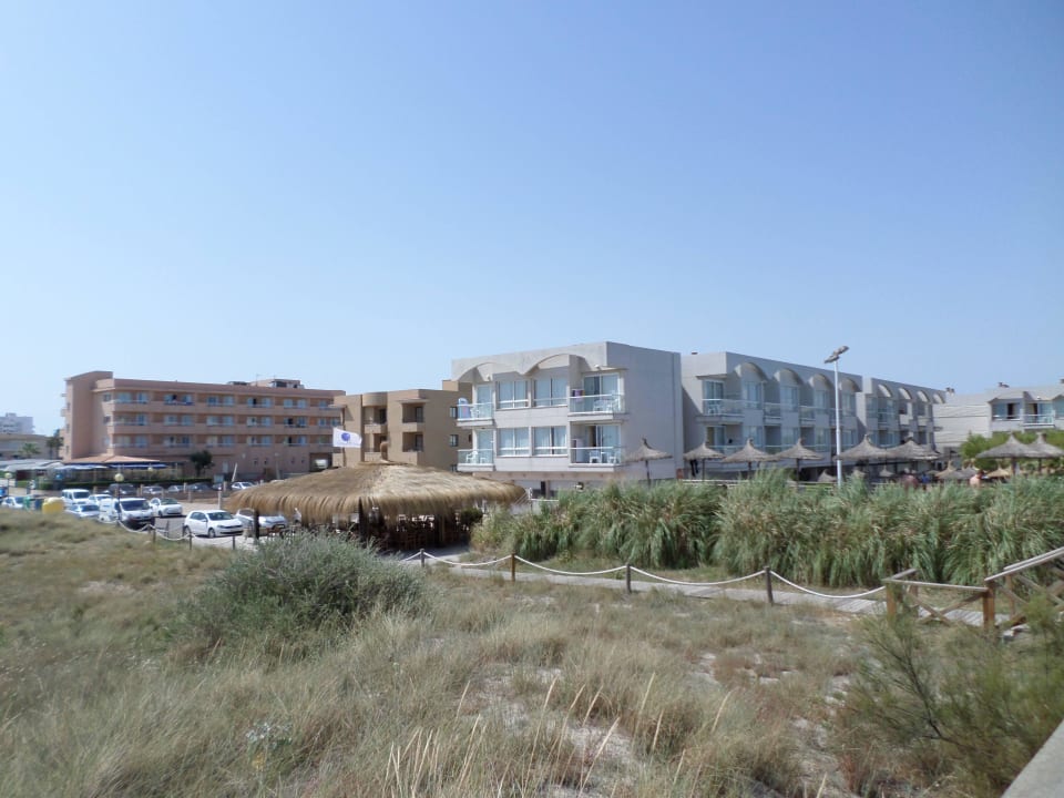 Blick vom Strand auf das Hotel Eix Platja Daurada Hotel & SPA