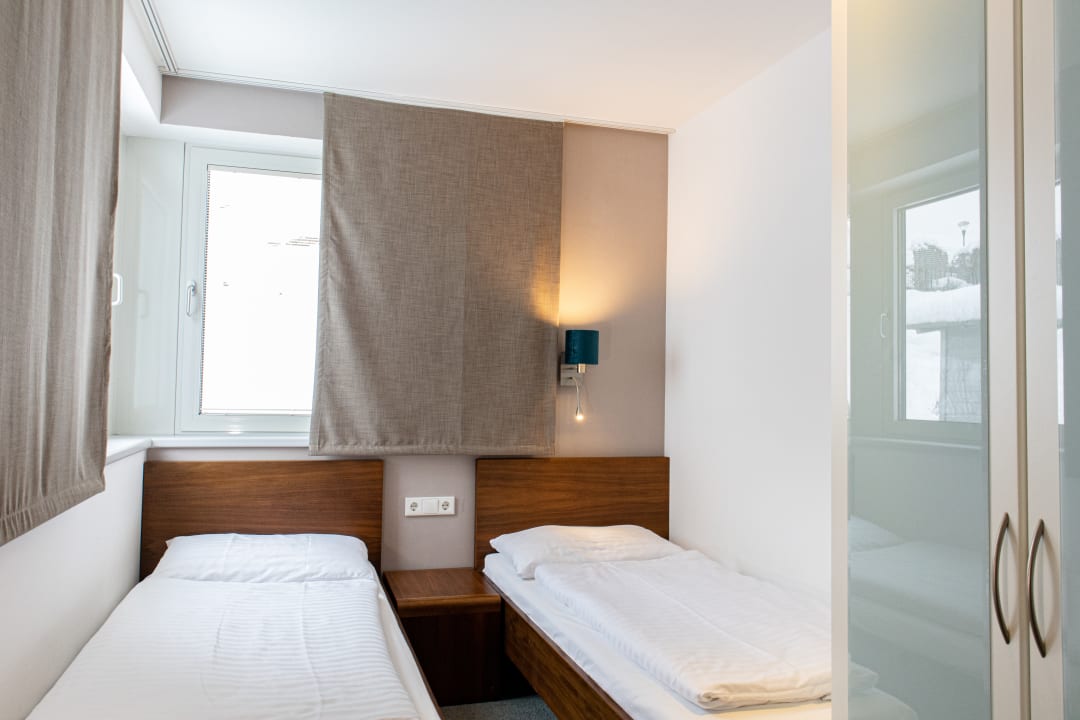 Zimmer Der Gletscherblick by Alpin Rentals