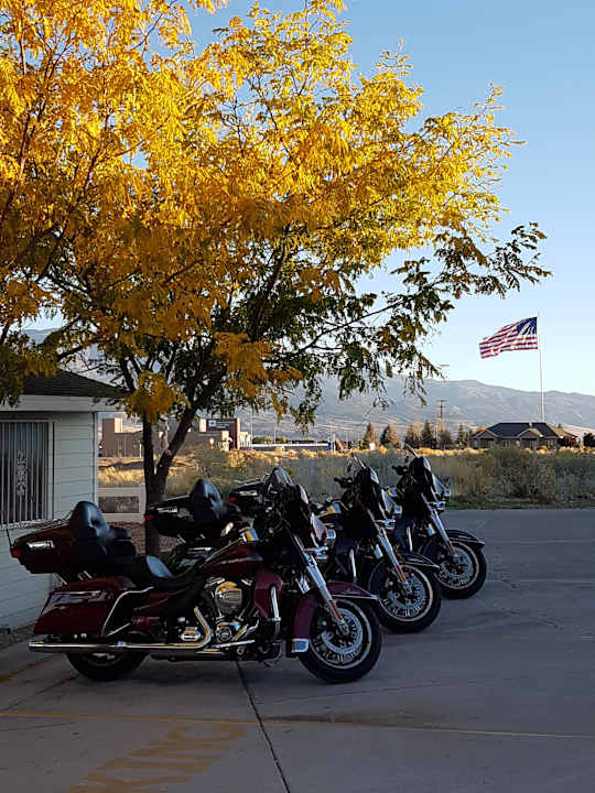 Unser Parkplatz nahe des Seiteneingangs Best Western Hotel Richfield Inn