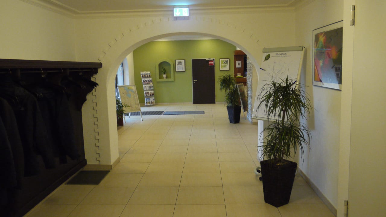 Blick zur Lobby & Eingang Upstalsboom Varel-Dangast