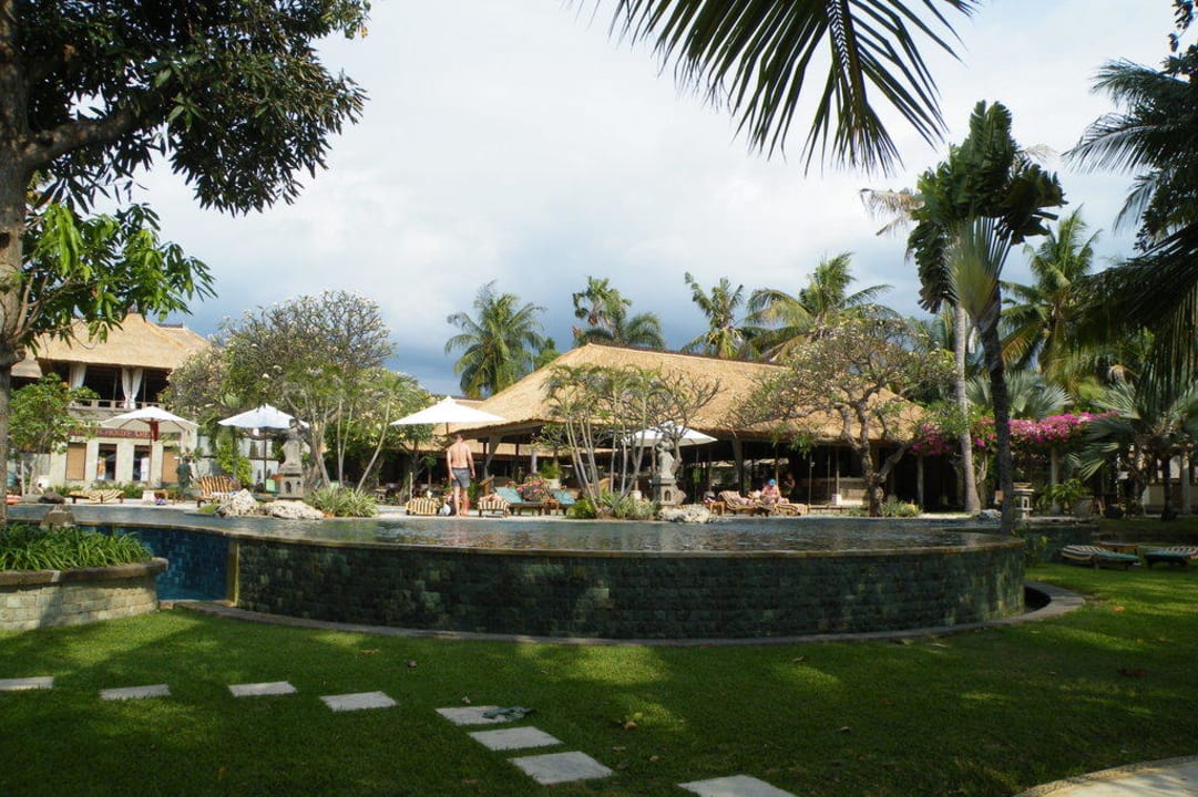 Blick auf das Restaurant Puri Bagus Lovina