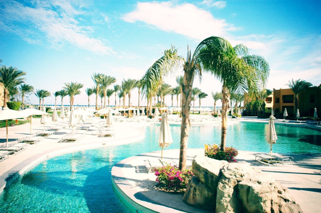 Главный большой бассейн Stella Beach Resort & Spa Makadi Bay