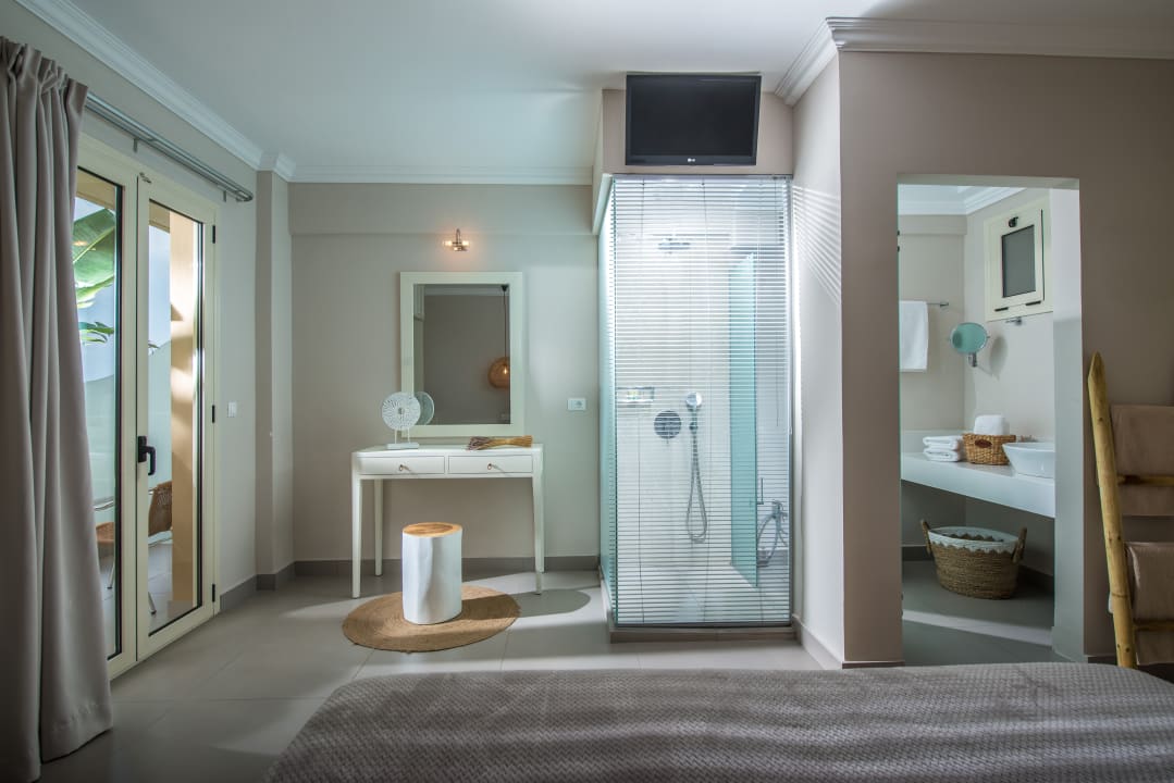 Zimmer Notos Heights Hotel & Suites