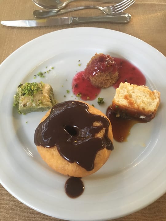 Restaurant Arum Barut Collection