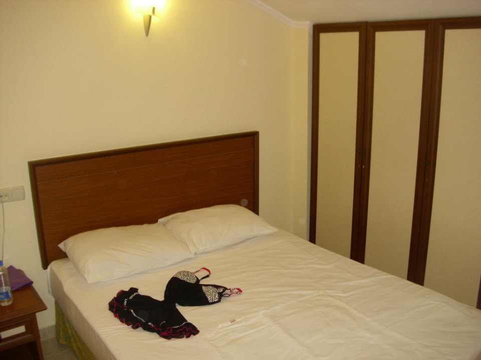 Schlafzimmer Sun City Apartments