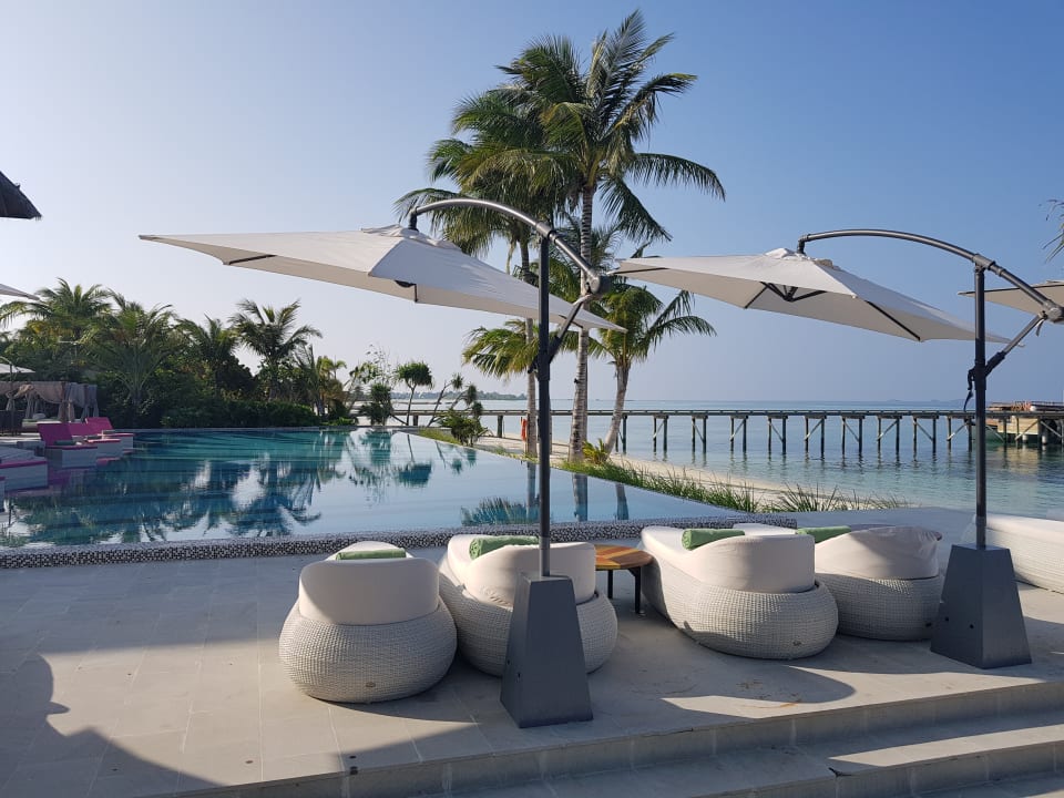 Main Bar mit Pool  OZEN LIFE MAADHOO