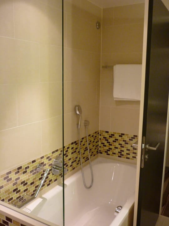 Bad Hilton Frankfurt Airport