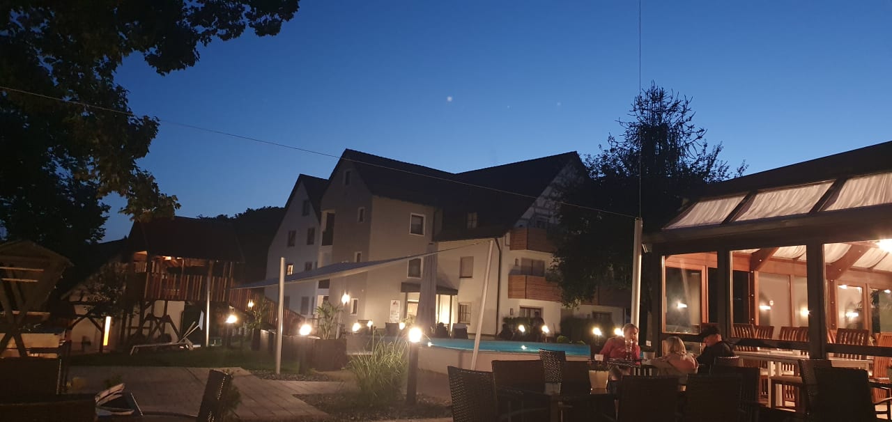 "Abends gemütlich im Fried..." Familienhotel Friedrichshof (Obertrubach