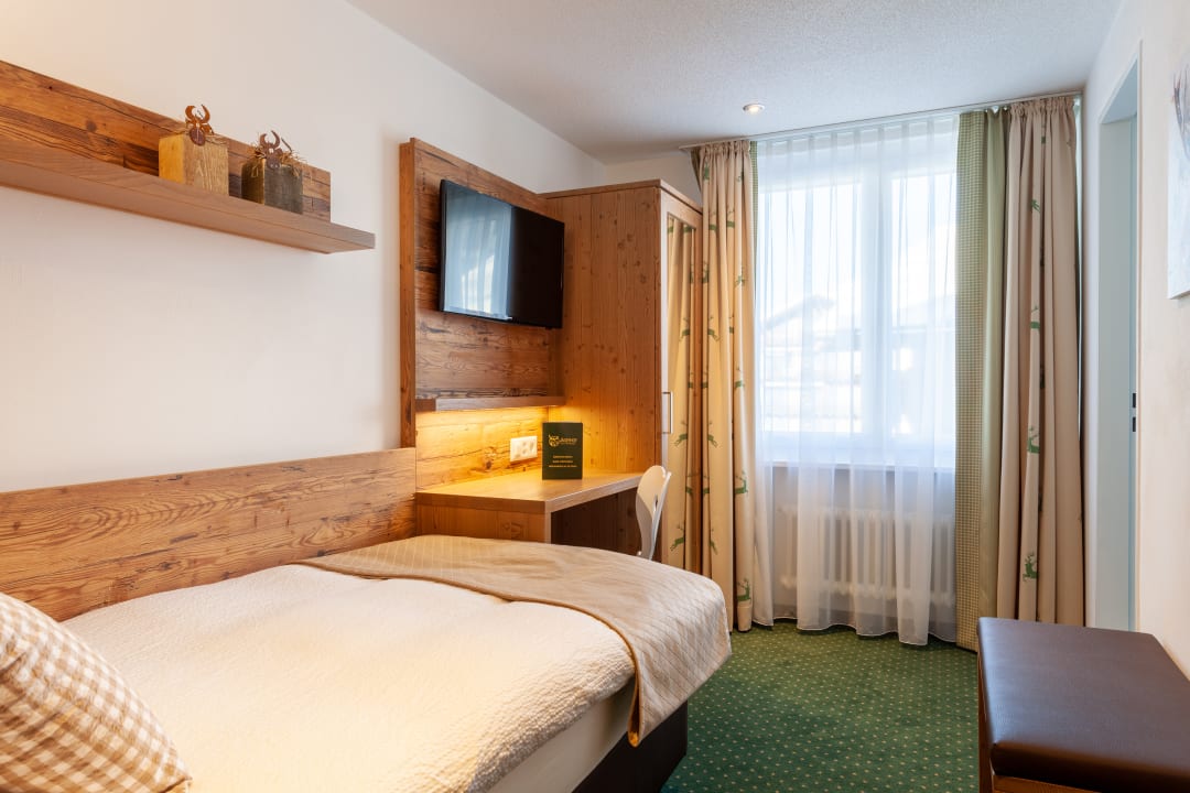 Zimmer Jägerhof Hotel & Apartments