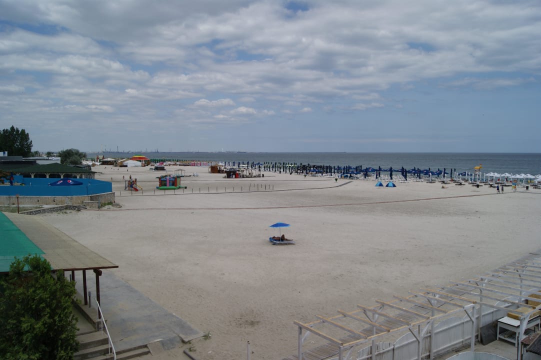 Blick nach links v. Balkon Hotel Amiral Beach