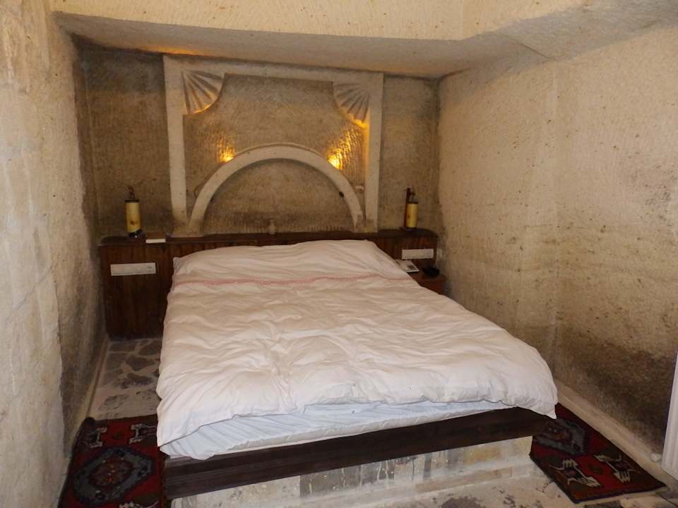 Schlafbereich im Höhlenzimmer Konak Bezirhane Hotel