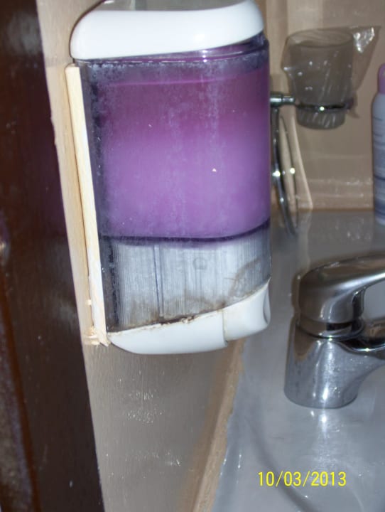 Schimmel am Seifenspender Clover Magic Nova Beach