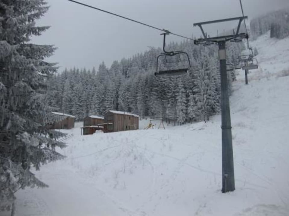 Blick vom Lift zur Hütte Hüttendorf Präbichl