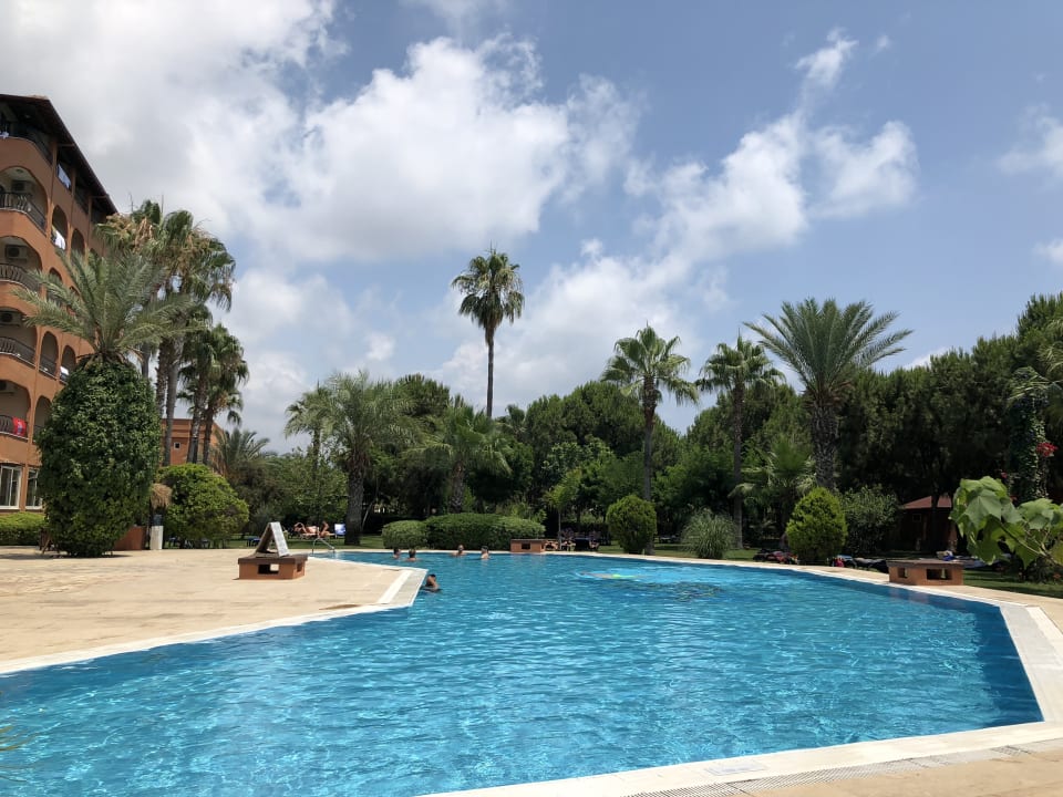 Pool Club Turtas Beach Hotel