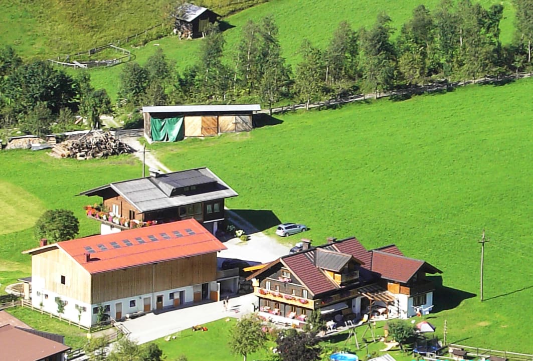 Haus und Hof im Sommer Bauernhof Paußhof