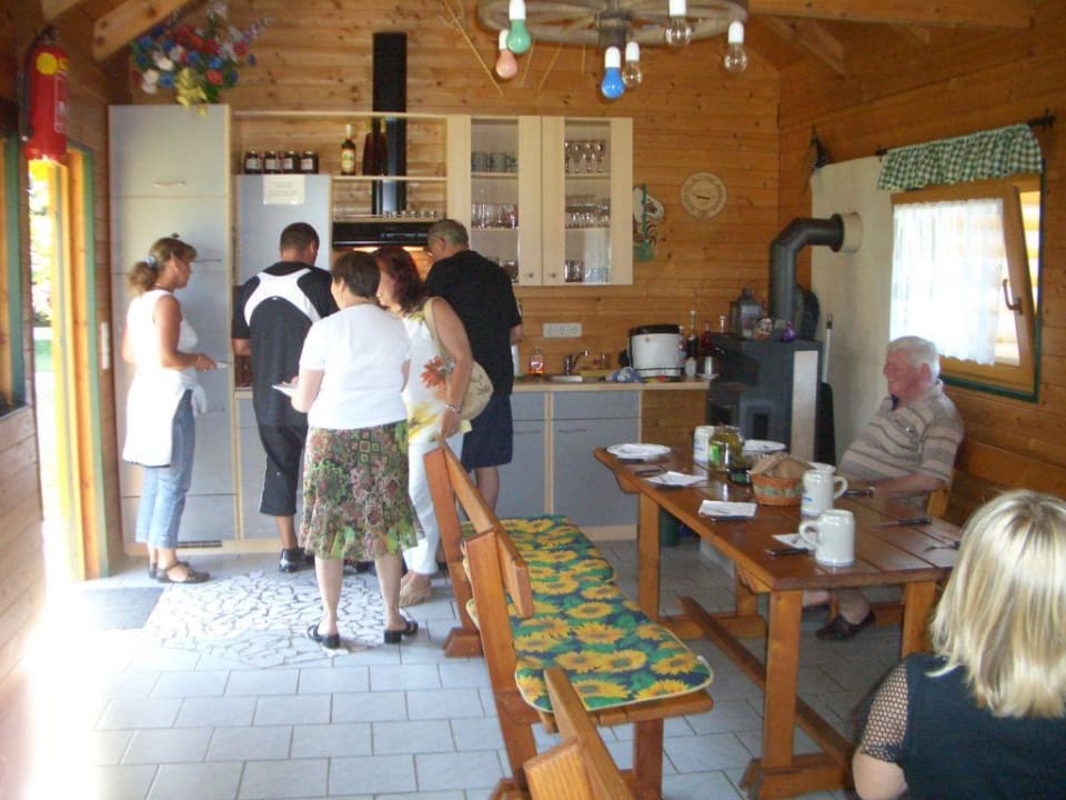 Die Blockhütte von Innen Frühstückspension Birkenheim