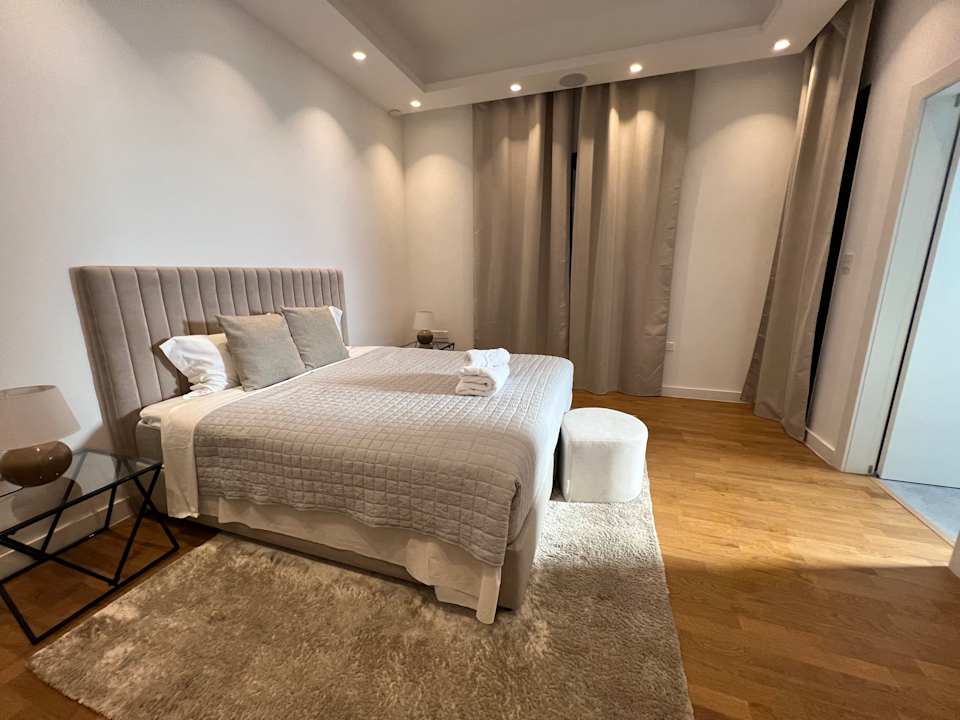 Zimmer Sanders Crystal 2 - Cute 1-bdr Apt With Shared Rooftop