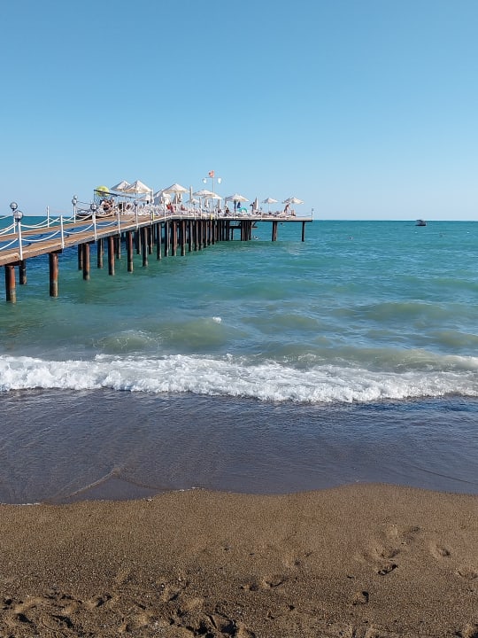 Strand Saturn Palace Resort Hotel