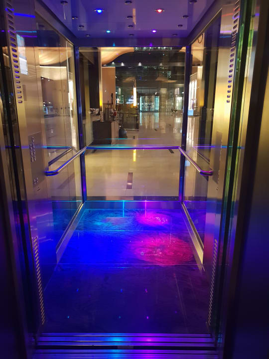 Lobby Hilton Frankfurt Airport