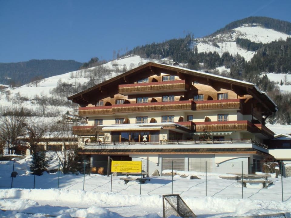 Tauernresort Notburgahof im Winter  Hotel Tauernresort Notburgahof