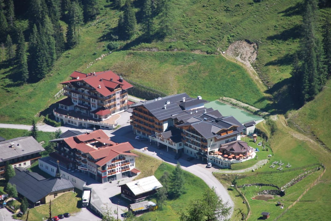 Alpenhof von der Seilbahn aus gesehen Hotel Alpenhof