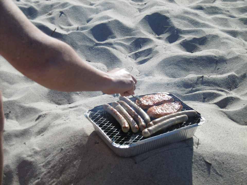Heute wird mal gegrillt am Strand Ferienwohnhung Strandschwalbe