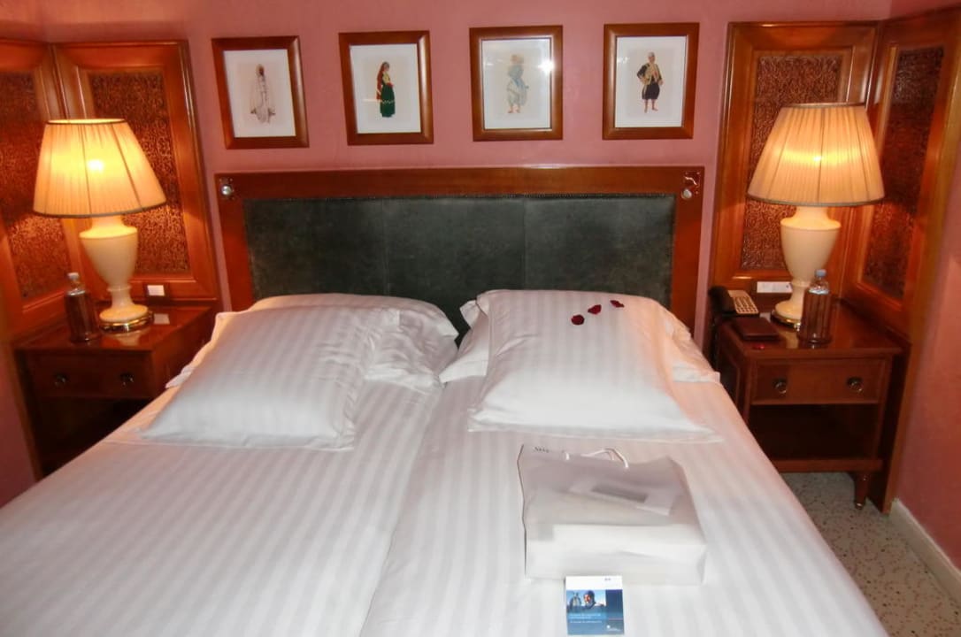 Großzügiges, bequemes Bett Palmeraie Palace