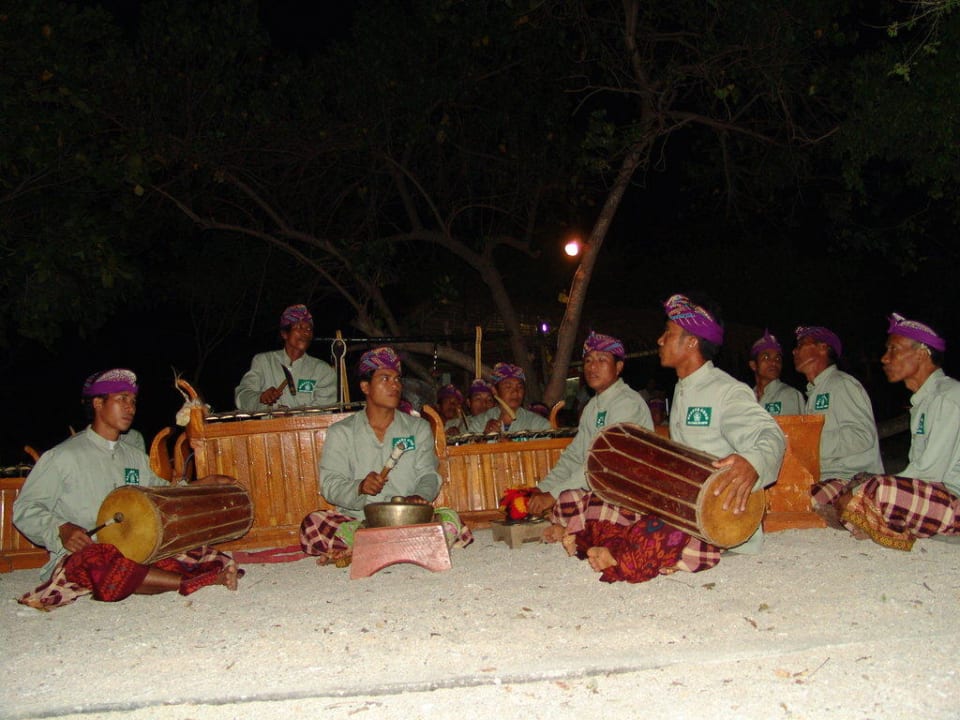 Musik bzw. Tanzaufführung NusaBay Menjangan