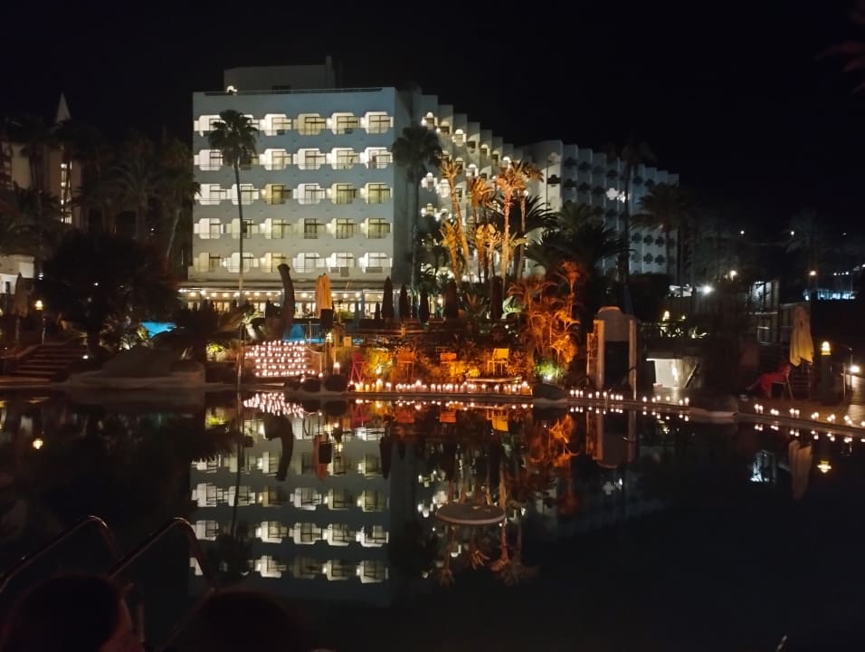 Pool Corallium Beach by Lopesan Hotels - Adults only