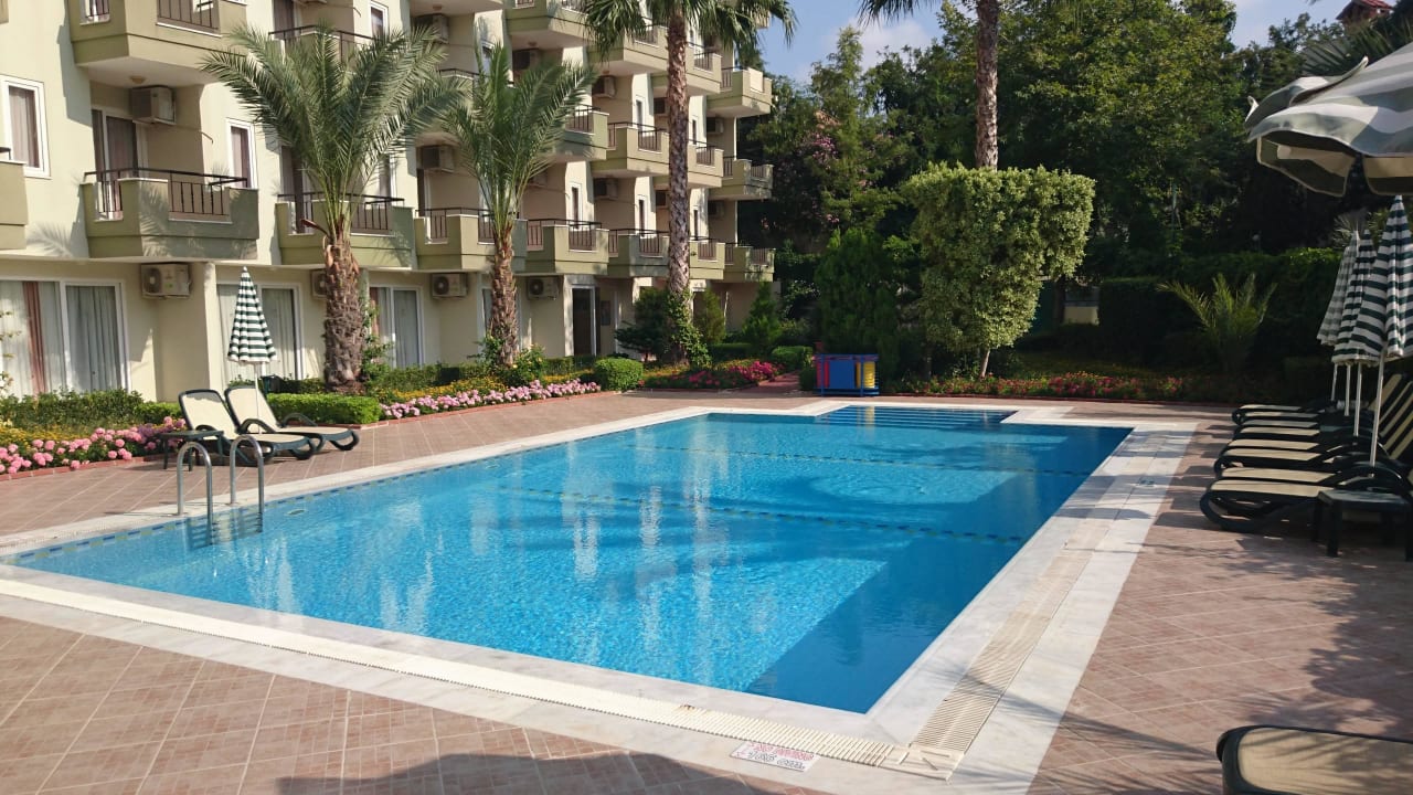 Relax Pool Hotel Gardenia Beach