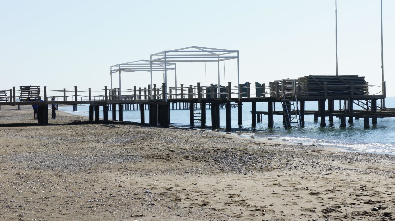 Strand im Februar Voyage Belek Golf & Spa