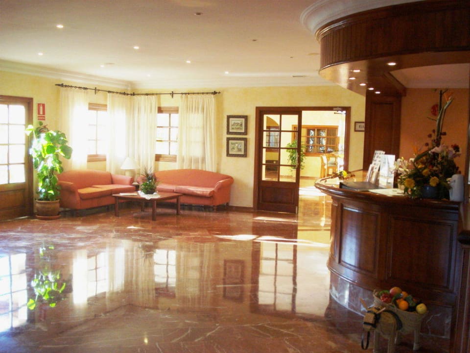Lobby mit Rezeption Villa Chiquita