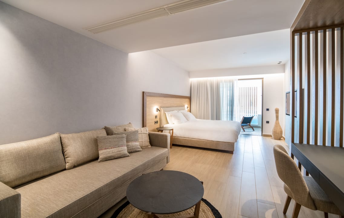 Zimmer AKASHA Beach Hotel & Spa