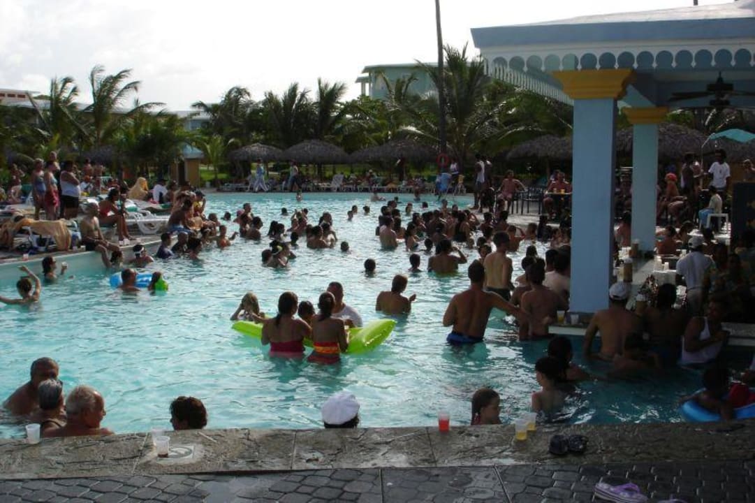 Pool im Bachata Playabachata Hotel