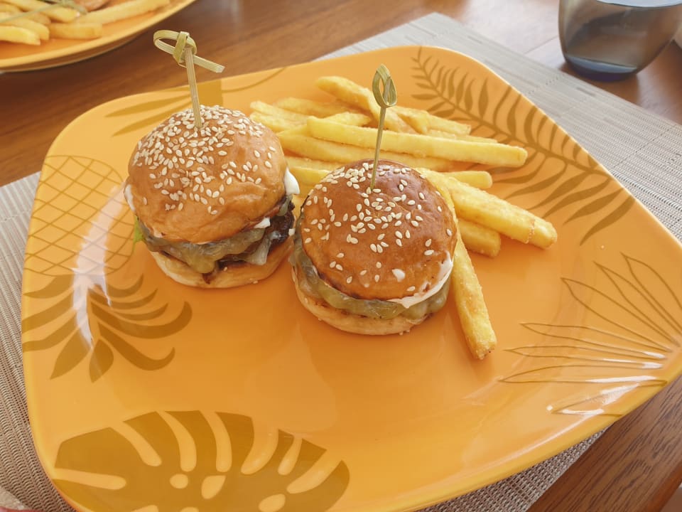 Gastro Centara Mirage Beach Resort Dubai - A World of Family Fun
