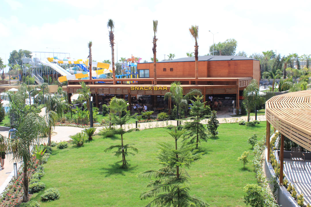 Gartenanlage Arnor de Luxe Hotel & Spa