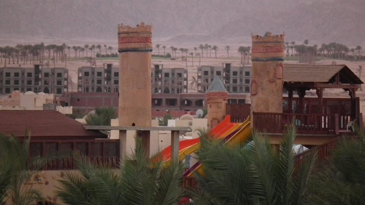 Widok na aquapark Sea Beach Edge By Rotana