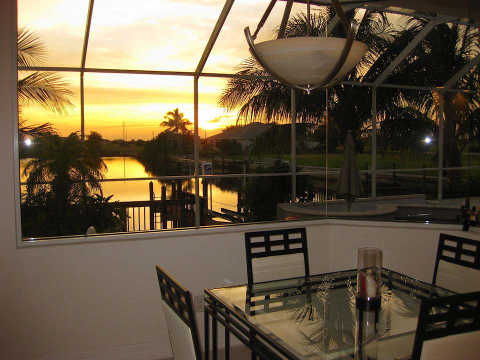 Sonnenuntergang vom Esstisch aus Villa Lake Lupine