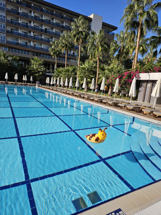 Pool Hotel Royal Garden Beach
