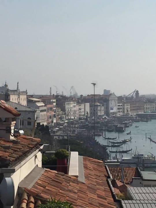 Blick von der Frühstücksterrasse Bauer Palazzo