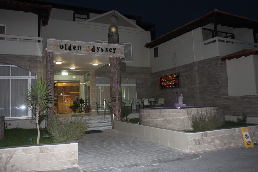 Wejście do hotelu Hotel Golden Odyssey