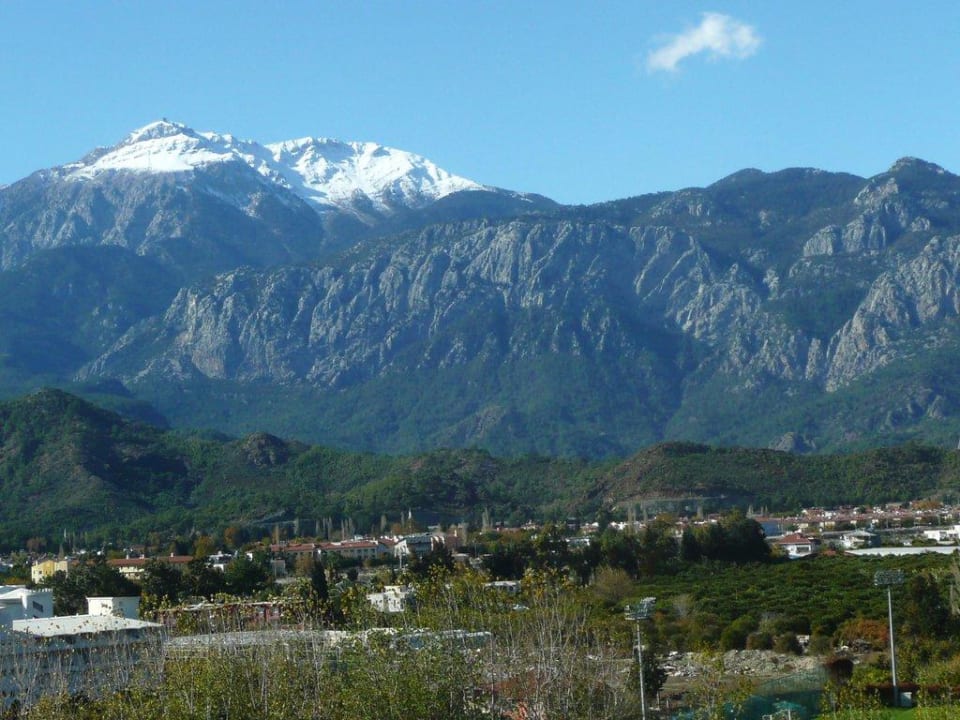 Unten Baden  -  oben Ski fahren Limak Limra Hotel & Resort