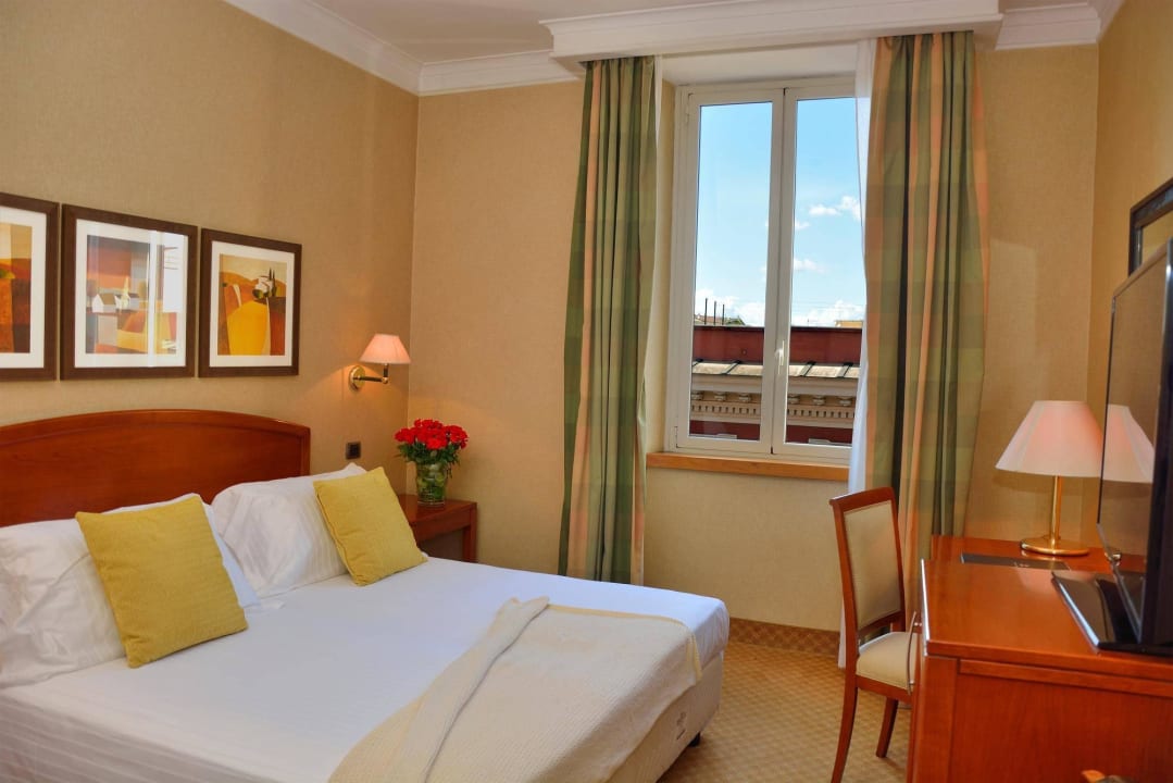 Camera Suite Apogia Lloyd Roma