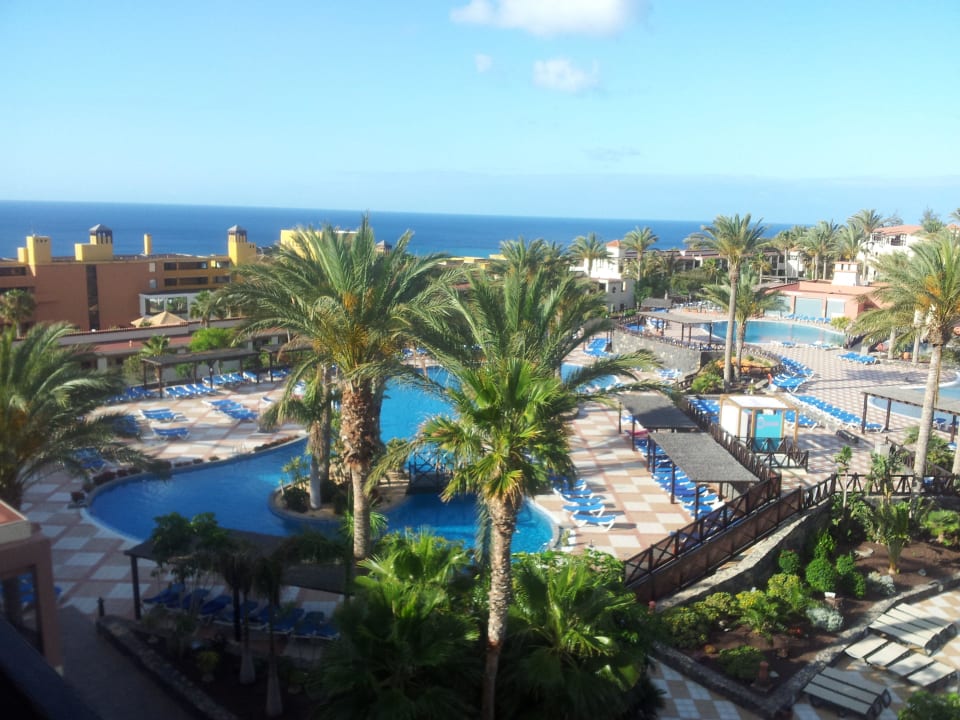 Widok z oknapokoju  na baseny Occidental Jandía Mar