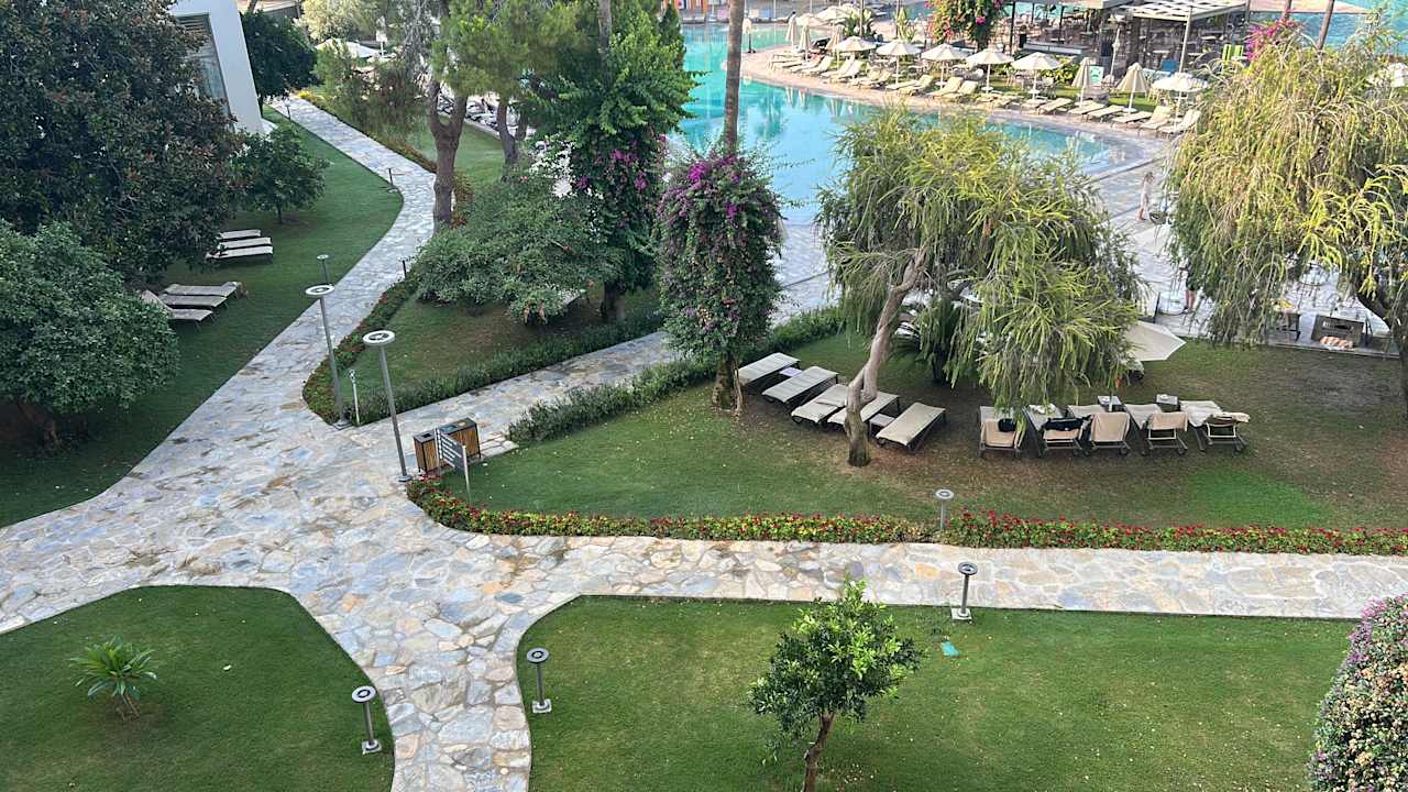 Pool Arum Barut Collection
