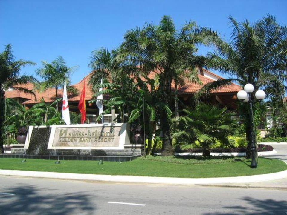 Hoteleingang Golden Sand Resort and Spa Hoi An